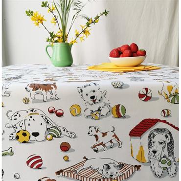 Matière : Coton enduit - Finition : Non ourlée (coupe franche) - Nappe avec des chiens La collection Chiens est illustrée par un artiste anglais vivant en Italie qui a ...