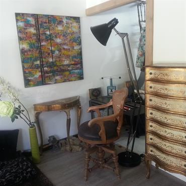 Exemple de mise en scène de mobilier de style italien.  Domozoom