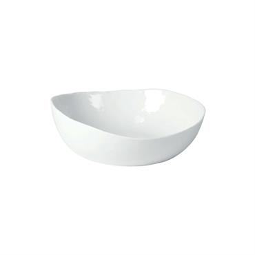 Un joli bol à soupe blanc multi usages. Ce bol en porcelaine immaculée bien évasé peut rendre de multiples services à table. 