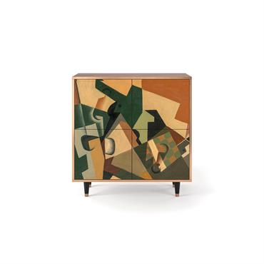 Ce buffet a un fort caractère. Épuré, sans poignées, ses quatre portes homogènes s'ouvrent d'une simple pression. Sa surface absolument lisse donne à ce design contemporain un charme intemporel. Dimensions ...