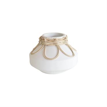 Vase en béton et rotin blanc h16cm