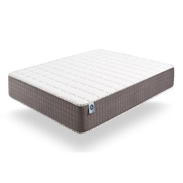 Matelas enroulé et compressé sous vide pour un transport et une protection optimale de votre matelas. Nous recommandons d'attendre 48 heures après déballage afin que votre matelas reprenne bien sa ...