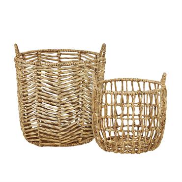 Ensemble de paniers en jacinthe d’eau avec poignée. Ces paniers tressés sont une belle solution de rangement pour les petits objets de la maison tels que le tricot ou les ...