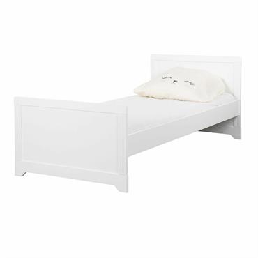 Description :  Craquez pour le lit enfant Monaintemporel aux finitions travaillées. Épuré, il s'adapte à de multiples styles de décoration. Ce lit aux lignes élégantes apportera une touche lumineuse ...