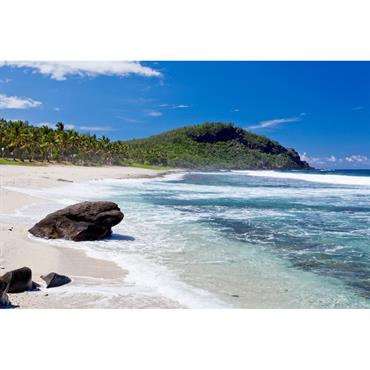 Tableau sur toile grande Anse 65x97 cm. Cette impression sur toile décorative tendue sur un châssis en bois FSC est imprimée en haute définition grâce à des encres UV sans ...