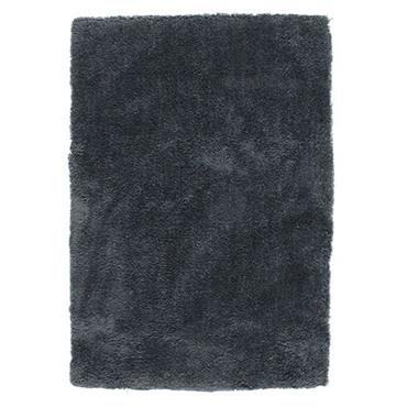 Un superbe petit tapis bleu cendré à la fibre fine, extra douce et lumineuse. Cette descente de lit très tendance, sera parfaite pour embellir votre chambre. 