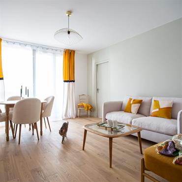 Notre cliente nous a sollicité pour rénover son appartement de 42 m² dans une démarche d’accompagnement complet, de la conception ... Domozoom