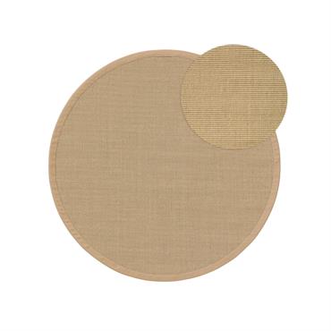 SANA est composé à 100% de sisal - une fibre naturelle robuste qui rend le tapis particulièrement durable. Son design simple lui confère une élégance intemporelle. Sous-couche pour tapis : ...