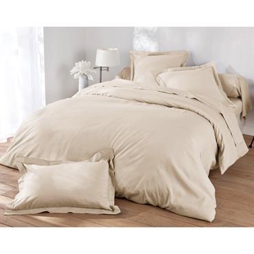 Laissez-vous tenter par la fraicheur de housse de couette en lin blanc craie 140x200. Connu pour sa solidité grâce à son tissage serré, le lin est également souple et agréable ...