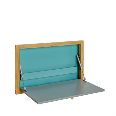 Fabriqué en chêne massif, MDF et tôle de métal, le bureau rabattable Brenta pourra s'installer dans une chambre, un bureau ou encore un salon. En l'agrémentant avec une chaise de bureau, ...