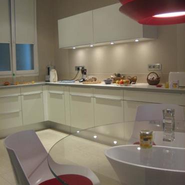 Transformation totale d'un appartement classique en espace contemporain  Domozoom