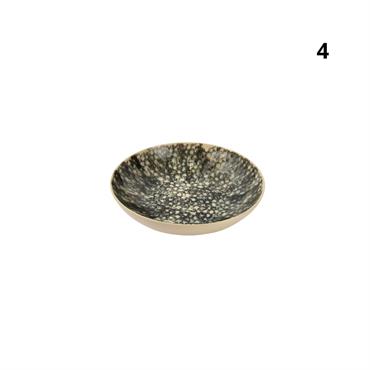 Optez pour une table audacieuse avec la collection Moyo. Cette collection de grès comprend plusieurs assiettes et bols qui sont faciles à combiner grâce aux belles variations de couleurs. Pour ...