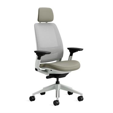 Le Steelcase Series 2 avec têtière offre un soutien complet et un confort exceptionnel, idéal pour les professionnels en quête de bien-être. 