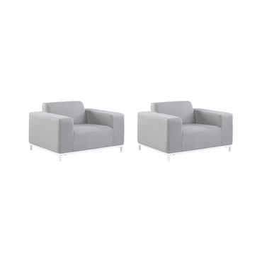 Cet ensemble de 2 fauteuils est très joli dans un jardin ou sur une terrasse, mais il peut également être un complément parfait à votre espace de vie intérieur. Les ...