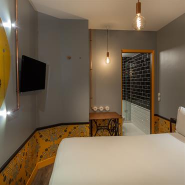 Suite avec salle d'eau. Hotel Exquis 