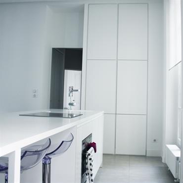 Cuisine blanche minimaliste 