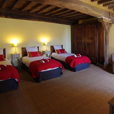 Chambre trois lits avec plafond à la française 