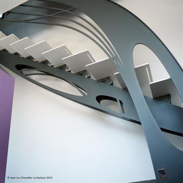 Escalier design en métal Art Nouveau