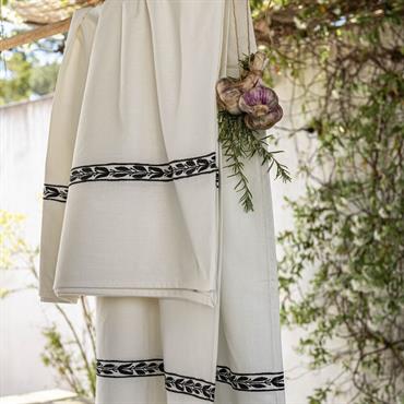 Cliquez pour agrandir et passer en diaporama Nappe finition brodée Kissos en coton 145x250cm - blancKISSOS