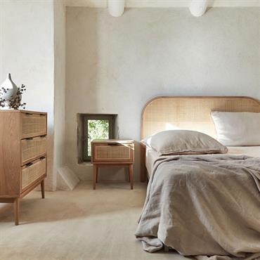 Tête de lit avec cannage L145cm - bois clairCALLISTA Combinaison de matières. Laissez-vous séduire par cette jolie tête de lit en bois. Ce meuble se compose de plusieurs matières qui lui confèrent un design authentique et intemporel. En effet, cette tête ...