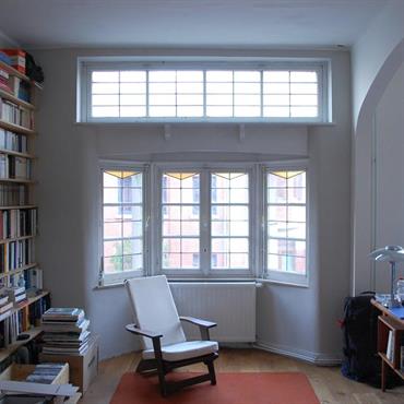 Bureau lumineux, bibliothèque en bois, style classique 