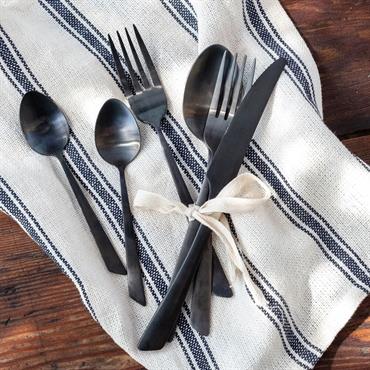 Cliquez pour agrandir et passer en diaporama Ménagère 16 pièces noireDELTA BLACK