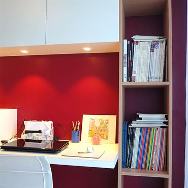 Bureau avec bibliothèque sur-mesure 