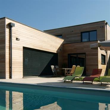 Villa contemporaine avec terrasse et piscine