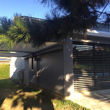 Toiture brise-soleil 