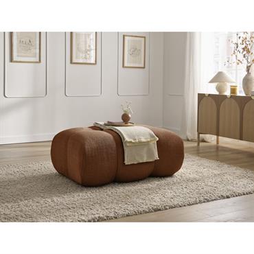 Pouf IVANE tissu texturé orange BOBOCHIC CaractéristiquesType de confort assise : EquilibréRevêtement : Tissu texturéComposition du tissu : 100% PolyesterNombre de places : 1Structure : Bois et panneaux de particulesGarnissage assise : Mousse HR et ouateDensité ...