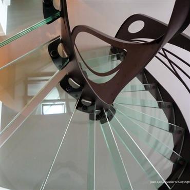 Escalier design en verre 
