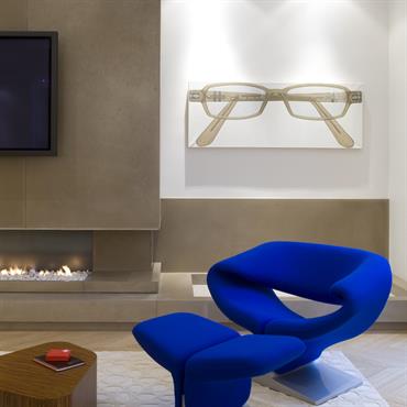 Partout les meubles design répondent aux oeuvres d'art