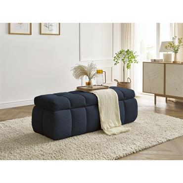 Dissimulé derrière son apparence gracieuse, le Bout de Lit Coffre MONT-BLANC réserve une capacité de rangement généreuse. Il se révèle idéal pour entreposer en toute discrétion vos draps, oreillers supplémentaires, ...