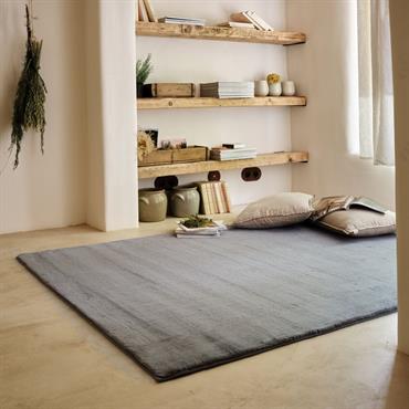 Cliquez pour agrandir et passer en diaporama Tapis imitation fourrure - gris restanque 150x200cmROBIN