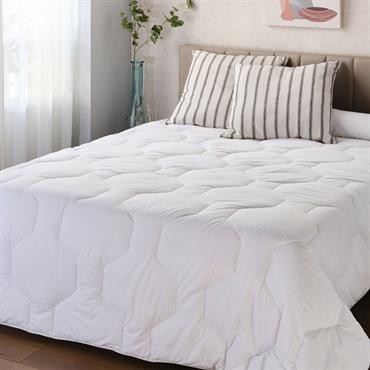 Cliquez pour agrandir et passer en diaporama Couette tempérée anti-acarien thermorégulatrice - 260x240cmCAMILIA