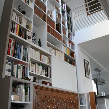 Grande bibliothèque sur 2 étages 