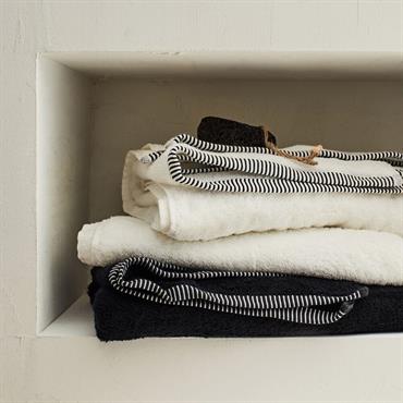 Drap de bain brodé en coton - noir 100x150cmROMANE