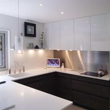 Cuisine moderne blanc et inox 