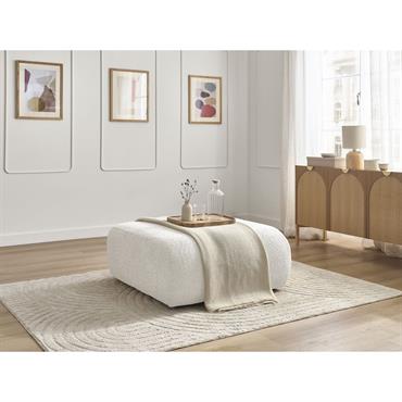 Pouf DENVER blanc BOBOCHIC LA COLLECTION Envie d'apporter du style à votre décoration d'intérieur ? Découvrez la nouvelle création originale de BOBOCHIC : la collection DENVER. Cette collection de canapé saura vous amener cette ...