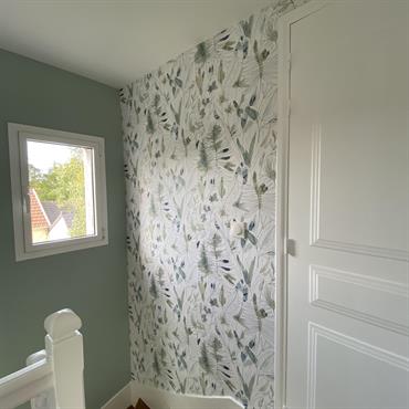 L’escalier qui dessert le 1er étage de la maison
possède aujourd’hui un tout autre visage. La mise en
peinture du limon, des contre-marches et de la
rambarde en blanc a en effet permis ...