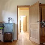 Intérieur d'une maison en bois