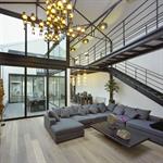 Un magnifique intérieur aux espaces aérés et mis en valeur