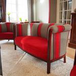 Tissus d'ameublement en rayures grises et rouges