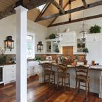 Grande cuisine avec îlot pour le repas