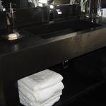 Plan vasque salle de bain beton cire