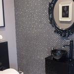 Mur en mosaique noire et grise