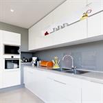 Cuisine contemporaine blanche