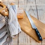 Couteau à pain forgé avec lame 20cm en métalMAITE