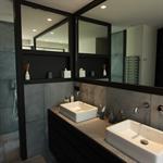 Salle de bain en pierre bleue