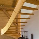 Escalier d'accès à la mezzanine